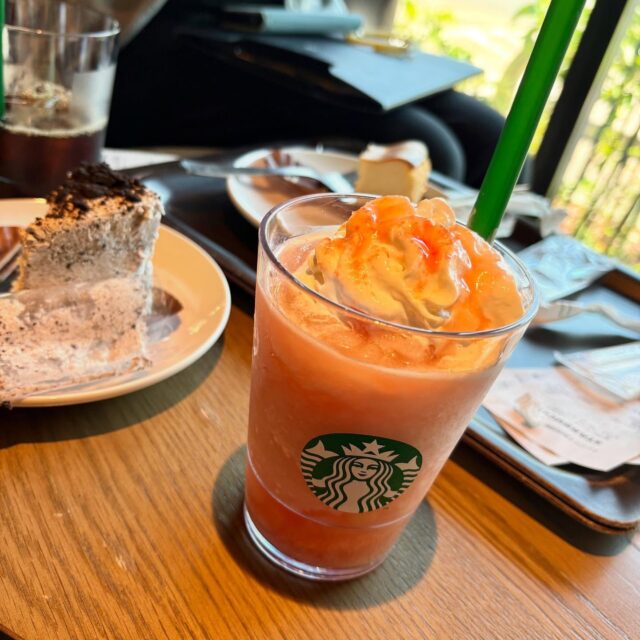 お仕事の合間にスタバで休憩 ☕️
新作の ヘブンリーピーチフラペチーノ です ! !
#湯灌
#湯灌師
#納棺師
#きよめびと
#葬儀業界
#葬祭業界
#スタバ
#スタバ新作