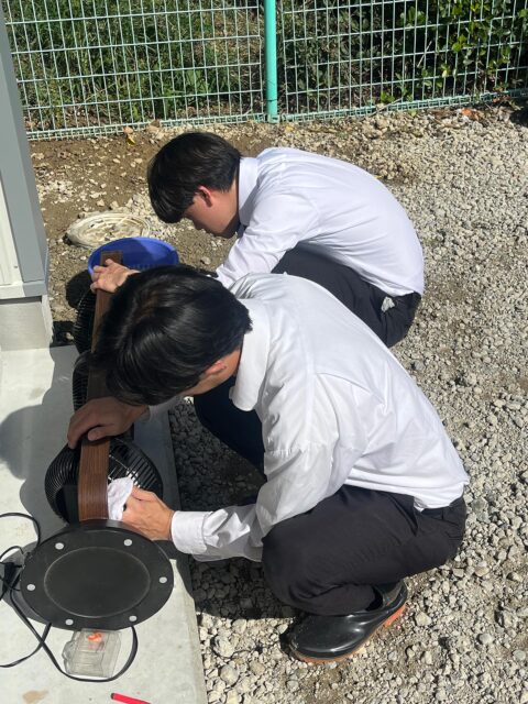 仲良くお掃除中( ˊ̱˂˃ˋ̱ )
うん。ちょっと暇なんやな。。。
頑張ろう！