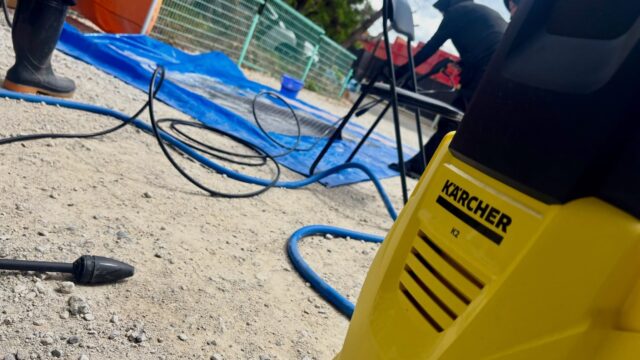 ・

高圧洗浄機を使って玄関マットを洗ってみました🧽

濁った水が流れていく様子は見ていて気持ちが良い‥‥壮観です！

綺麗になった玄関で、
皆さまを気持ちよくお迎えできますように✨

#湯灌 #納棺師 #きよめびと
#高圧洗浄機 #ケルヒャー